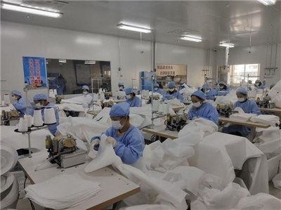 叮囑企業(yè)千萬不能掉鏈子,湖南省市場監(jiān)管局督察口罩、防護服生產(chǎn)企業(yè)